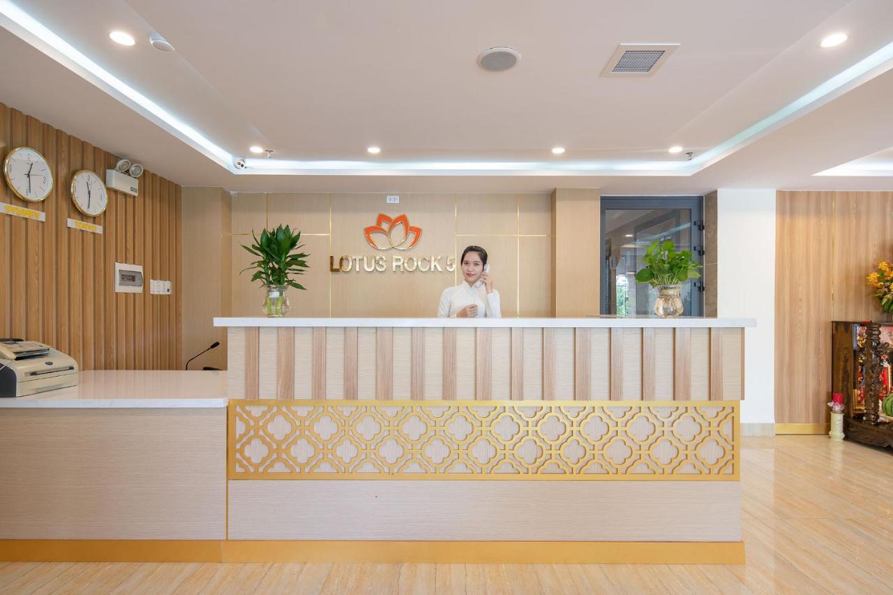 Lotus Rock 05 Hotel Da Nang Exterior photo